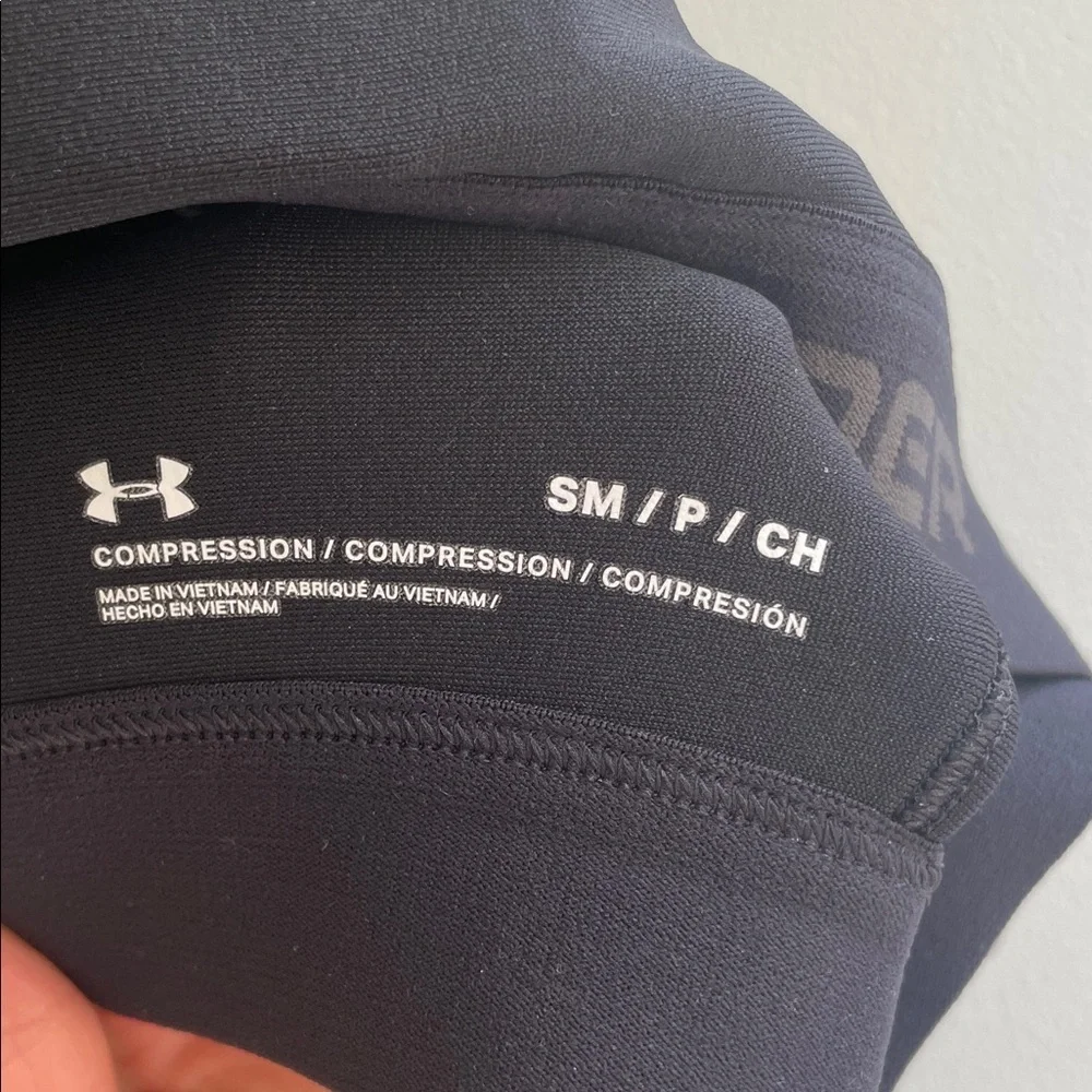 Under Armour Women's Sleek Black Sports Bra